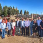 El presidente del Consell de Mallorca, Llorenç Galmés, ha firmado un convenio con el Ayuntamiento de Alcúdia para ejecutar un proyecto de turismo valorado en 92.968,53 euros.