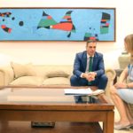 El presidente del Gobierno, Pedro Sánchez, con la presidenta del Govern, Marga Prohens. - Isaac Buj - Europa Press - Archivo