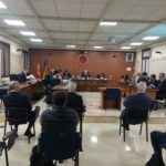 El exconseller Carlos Delgado (i), junto al resto de acusados del caso Calanova, en la Audiencia Provincial. - EUROPA PRESS