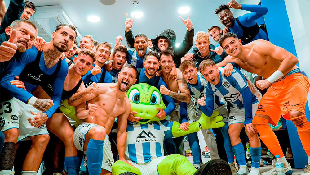 El Atlético Baleares celebra la victoria.