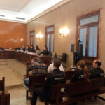 Conductor en el juicio.