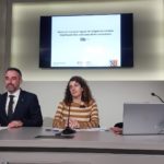 El conseller de Vivienda, Movilidad y Territorio, José Luis Mateo, y la directora general de Movilidad, Lorena del Valle, en rueda de prensa. - EUROPA PRESS