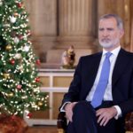 El mensaje de Navidad del Rey 2024 registra una audiencia del 78% en Castilla-La Mancha. El undécimo mensaje navideño del Rey Felipe VI registró una audiencia media de 5.908.000 de espectadores y un 62,4% de cuota de pantalla, en el conjunto del total de 31 cadenas que emitieron el discurso en directo ('simulcast') y que son medidas por Kantar. El de 2024 se convierte en el mensaje de Navidad del Rey con menor seguimiento de los últimos cinco años. SOCIEDAD POLÍTICA CASA DE S.M. EL REY