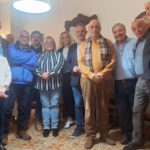El nuevo grupo de VOX en Sóller, junto con responsables regionales del partido.