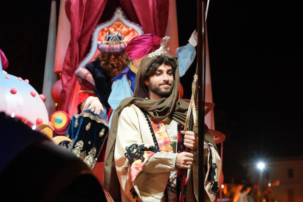 Reyes y pajes en la carroza.