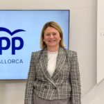 La portavoz del PP en el Consell de Mallorca, Núria Riera, en rueda de prensa. - PP