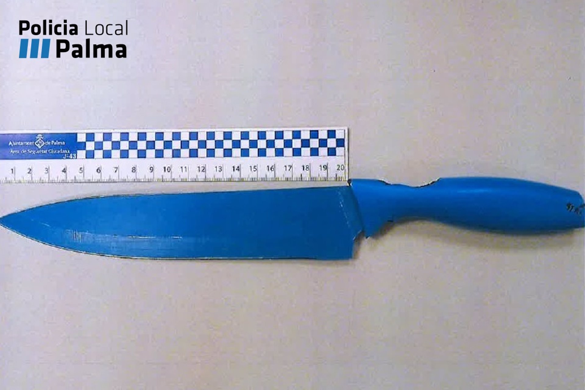 Detenido un hombre por amenazar con un cuchillo de grandes dimensiones a los clientes de un hotel en Palma.