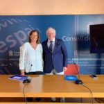 El conseller insular de Turismo, Marcial Rodríguez, y la directora insular de Turismo para la Oferta y la Calidad, Clara María del Moral. - CONSELL DE MALLORCA