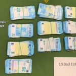 dinero encautado.