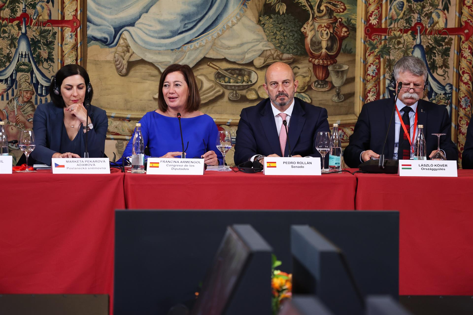 La presidenta del Congreso de los Diputados, Francina Armengol; el presidente del Senado, Pedro Rollán, (en el centro) durante una sesión de la Conferencia de Presidentes de Parlamento de la Unión Europea. - Tomàs Moyà - Europa Press - Archivo